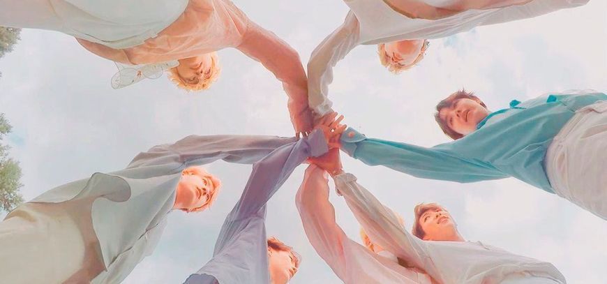 Кухоль GeekLand&nbsp;Bangtan Boys BTS БТС триматися за руку BTS 02.40 1757905363 фото
