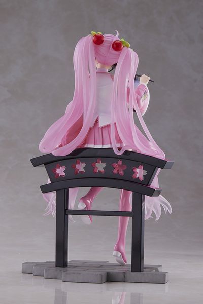 Фігурка Taito Вокалоїд Сакура Міку VOCALOID Sakura Miku 20 см T V SM 20 T V SM 20 фото