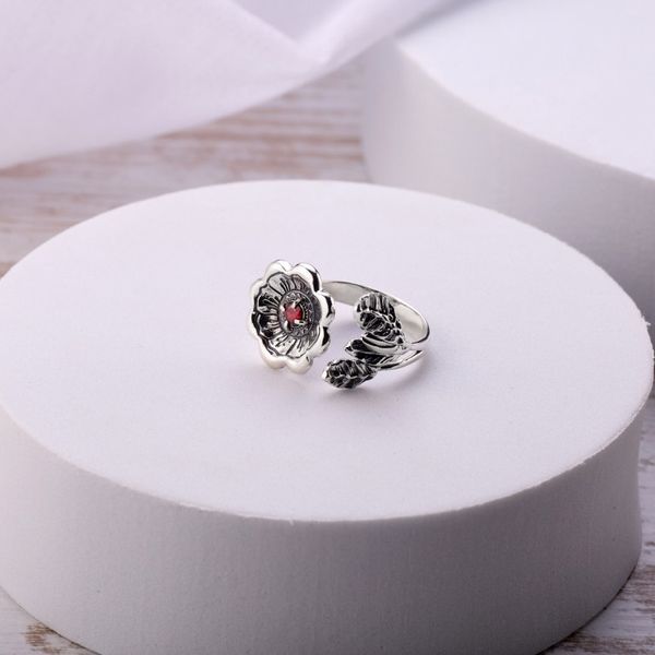 Кольцо цветок серебряное Калачики Granat 925 Zirkon 16 размер 268-S24-5174k фото