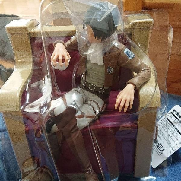 Фигурка - сумка Universal Studios Атака титанов Леви Attack on Titan Levi 23 см US AoT L 23 US AoT L 23 фото