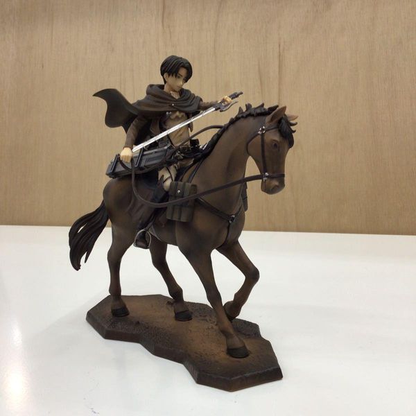 Статуэтка Banpresto Капрал Леви&nbsp;верхом на лошади&nbsp;Атака Титанов Attacco on&nbsp;Titano&nbsp;Levi Eren 18 см АТ LE 22.241 WST АТ LE 22.241 фото