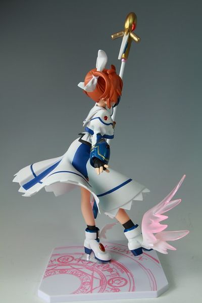 Фигурка Banpresto Лиричная волшебница Наноха Наноха Такамачи Nanoha Takamchi 21 см WST MSLN NT WST MSLN NT фото