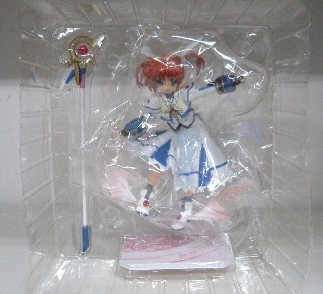 Фигурка Banpresto Лиричная волшебница Наноха Наноха Такамачи Nanoha Takamchi 21 см WST MSLN NT WST MSLN NT фото