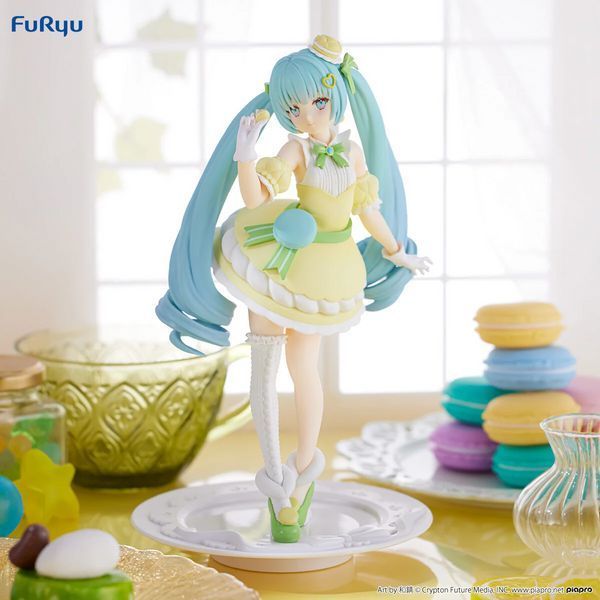 Фигурка FuRyu Вокалоид Хацунэ Мику VOCALOID Hatsune Miku Citron Macaron ver. 21 см FR V HMCM 21 FR V HMCM 21 фото