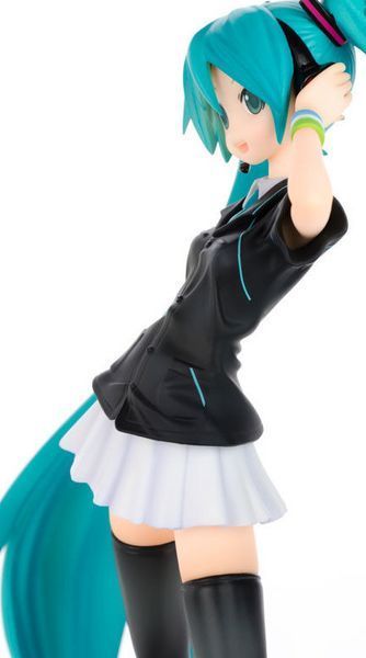 Фигурка Good Smile&nbsp;Мику Хацунэ Hatsune Miku Snow&nbsp;Mart ver. 18 см GS HM Mv GS HM Mv фото