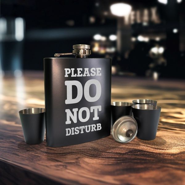 Набор черная фляга с рюмками "Please do not disturb", Деревянная подарочная коробка 2603900708 фото