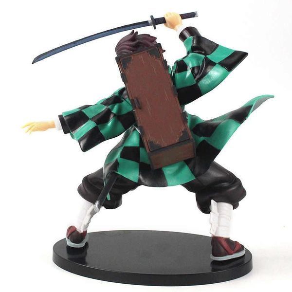 Фигурка Sega&nbsp;Танджиро Комада Клинок рассекающий демонов Tanjiro Demon Slayer 18 см F DS TK 128 WST DS TK 128 фото