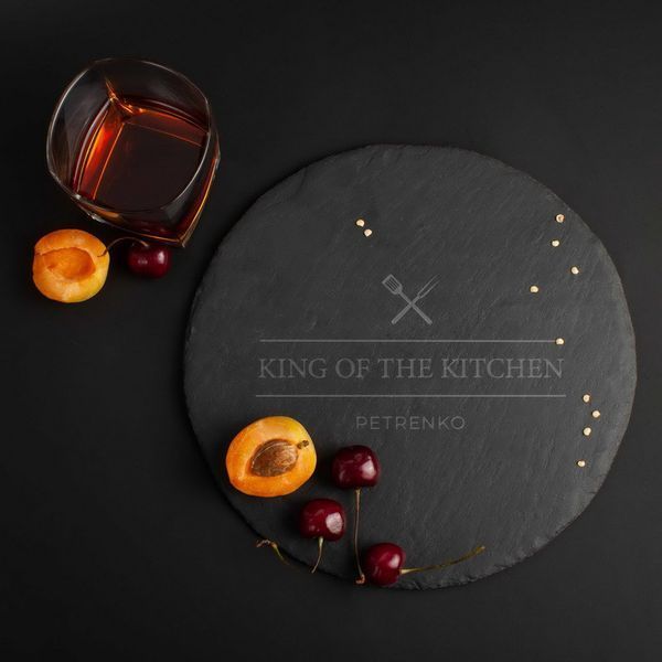 Поднос из сланца "King of the kitchen" 24 см персонализированная, Чорний, Black, англійська BD-sl-06 фото