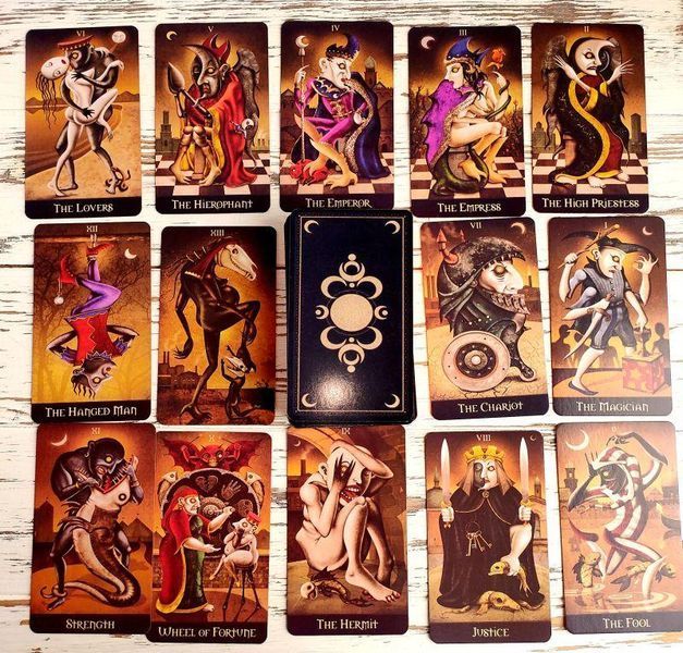 Карти Таро Божевільного Місяця Deviant moon Tarot в металевій коробці 2514174183 фото