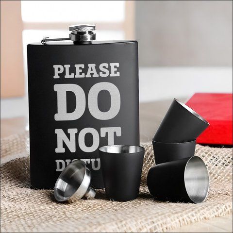 Набор черная фляга с рюмками "Please do not disturb" , Крафтовая коробка 2603900709 фото