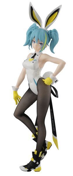 Фигурка FuRyu Хацунэ Мику Hatsune Miku Street 30 см WST S HM S WST S HM S фото