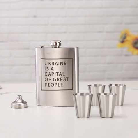 Набор фляга с рюмками "Ukraine is a capital of great people", англійська Деревянная подарочная коробка BD-FLASK-173 фото