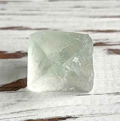 Флюорит натуральный зеленый 22х21 мм № 5 2560398705 фото