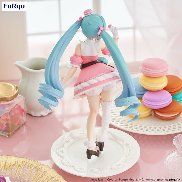 Фигурка FuRyu Sweet Sweets&nbsp;Мику Хацунэ Hatsune Miku&nbsp;Macaron 23 см FR SS HM FR SS HM фото