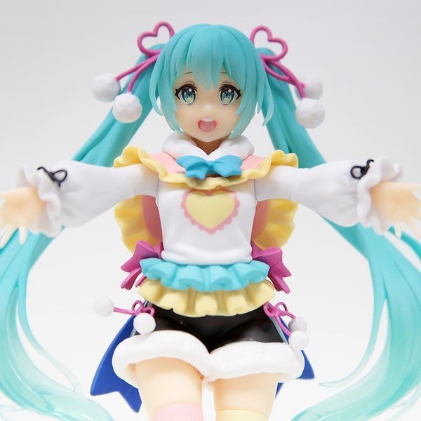 Фигурка Taito Вокалоид Хацунэ Мику Vocaloid Hatsune Miku Winter 18 см T V HM W 18 T V HM W 18 фото