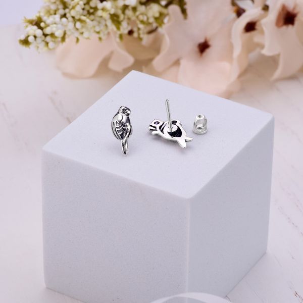 Сережки пусети срібні у формі птиці Соловейко Amethyst 925 Zirkon 2508339946 фото