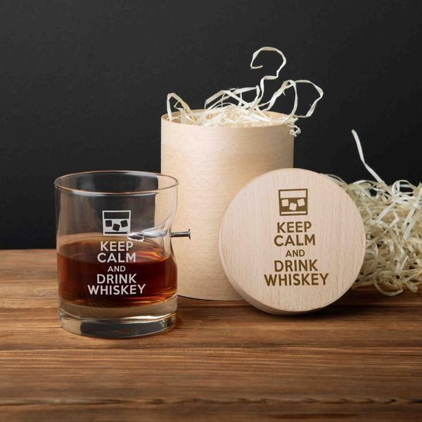 Склянка з цвяхом "Keep calm and drink whiskey", англійська, Тубус зі шпону BD-PIN-06 фото